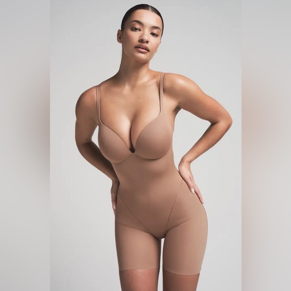 SKIMS Other - 🤎NWT✨SKIMS Ultimate Mid Thigh Bodysuit Clay Brown Size Small🤎
